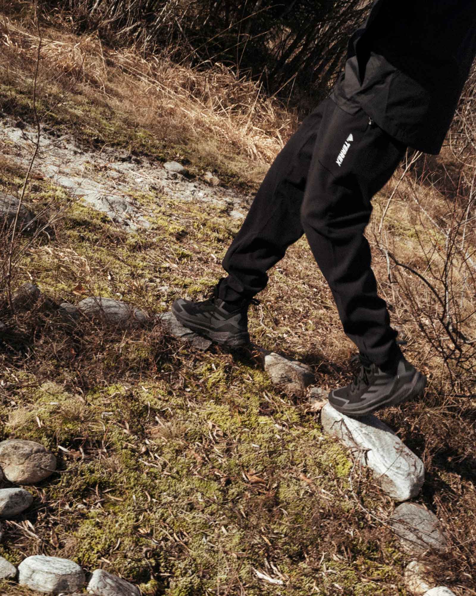 最新商品adidas Terrex Free Hiker Human Race 27.5 靴